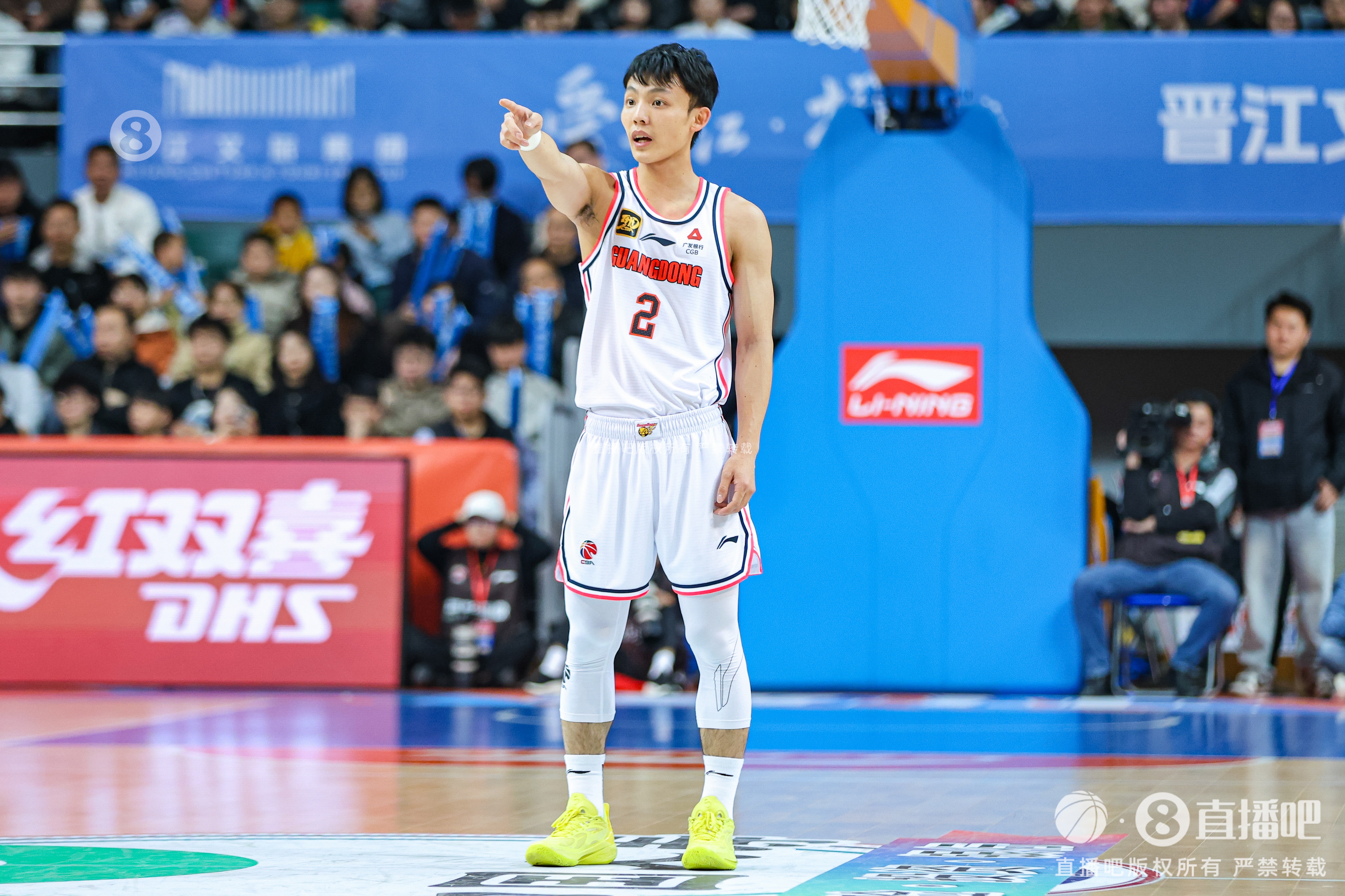手熱！徐杰打滿首節(jié)5中4拿到10分2助 正負(fù)值+17
